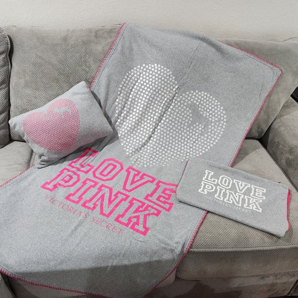 Vintage Victoria's Secret VS PINK Pillow & Blanket Travel Bag Set Monogram Dog - Picture 7 of 11